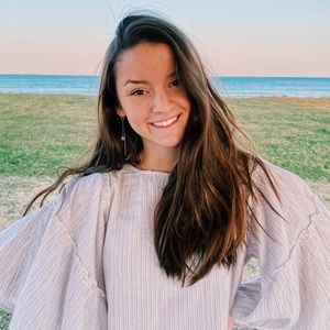 Meet your Posher, Julia